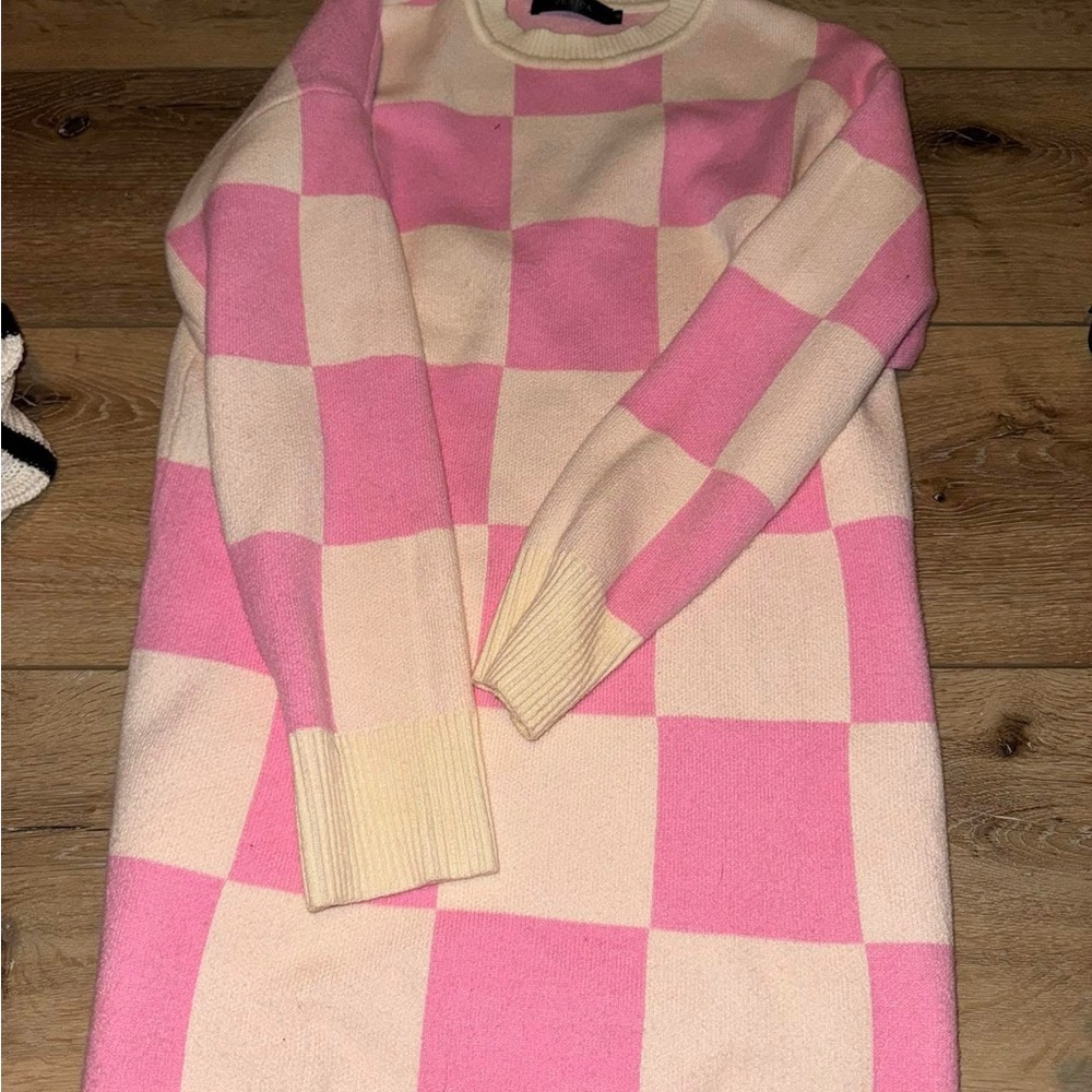 Amazon Pink and Cream Long Sleeve Dress
